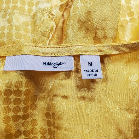 ๐๏ธ Halogen Silk Ruffle Front Sleeveless Top - Picture 8 of 8